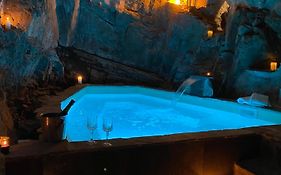 La Casa Medievale Suites e SPA