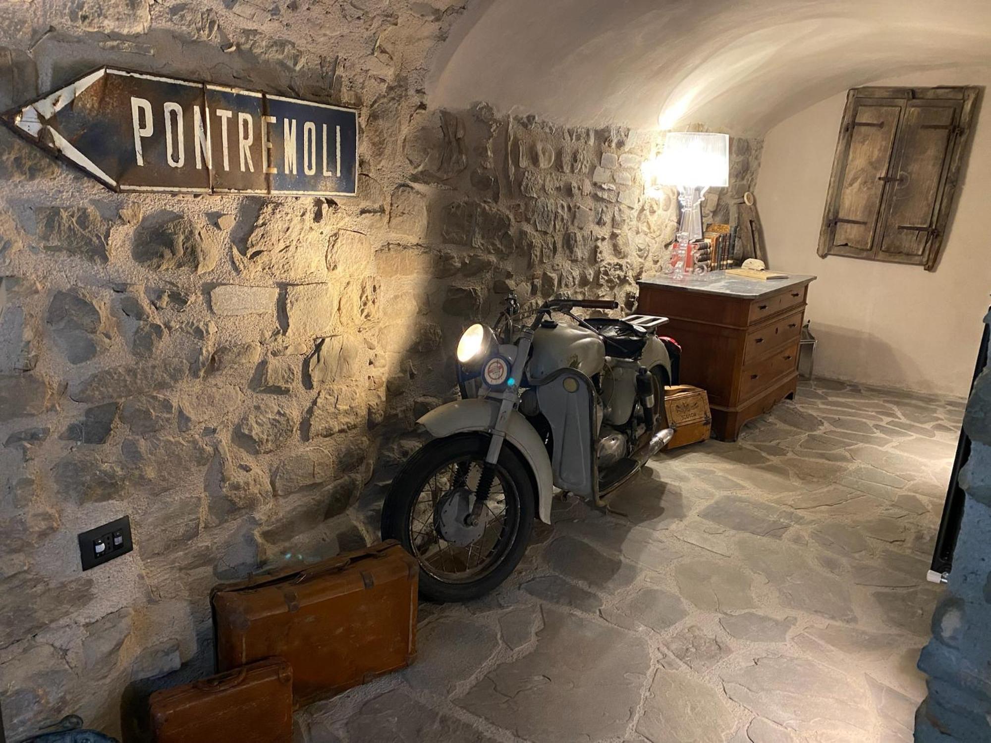 La Casa Medievale Suites E Spa Pontremoli Esterno foto