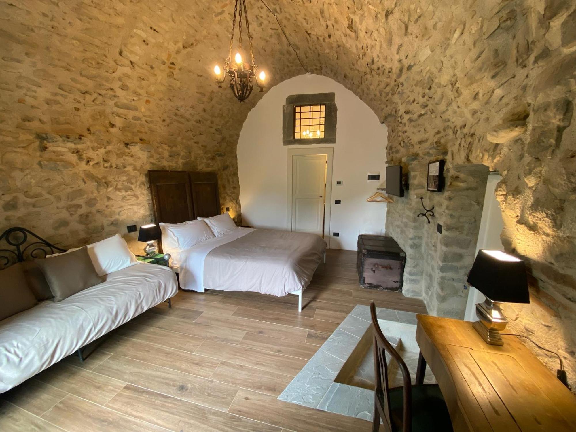 La Casa Medievale Suites E Spa Pontremoli Esterno foto